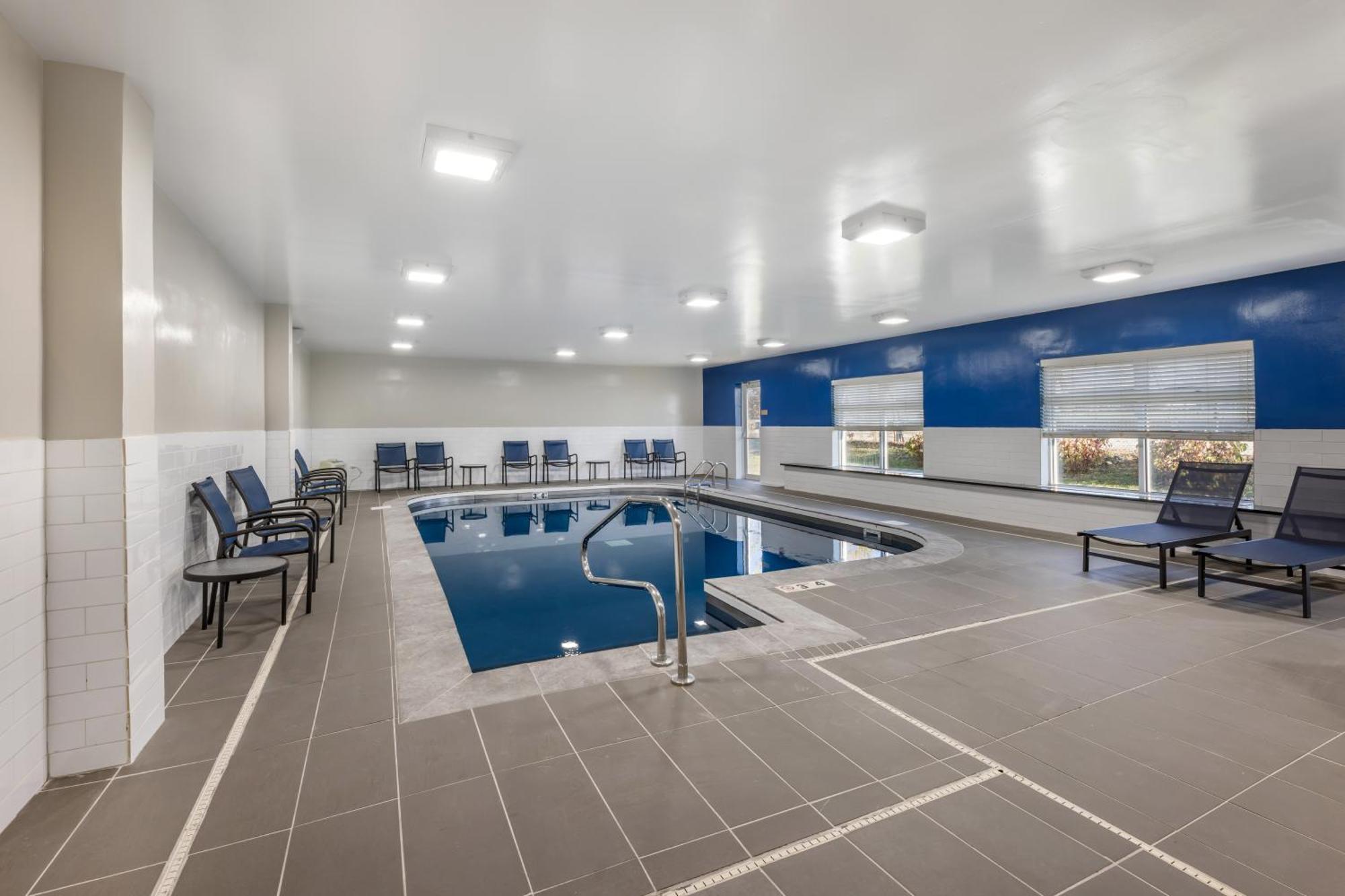 Country Inn & Suites By Radisson Bolingbrook, I-55 المظهر الخارجي الصورة